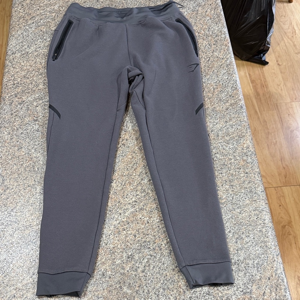 Gymshark Crest Gray Jogger Pants with tapered hem size small